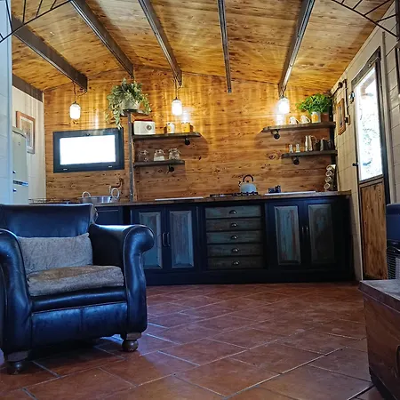 Hill Hide Away Holiday home *